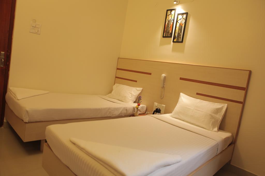 Our Nest Hotel Hyderabad Phòng bức ảnh