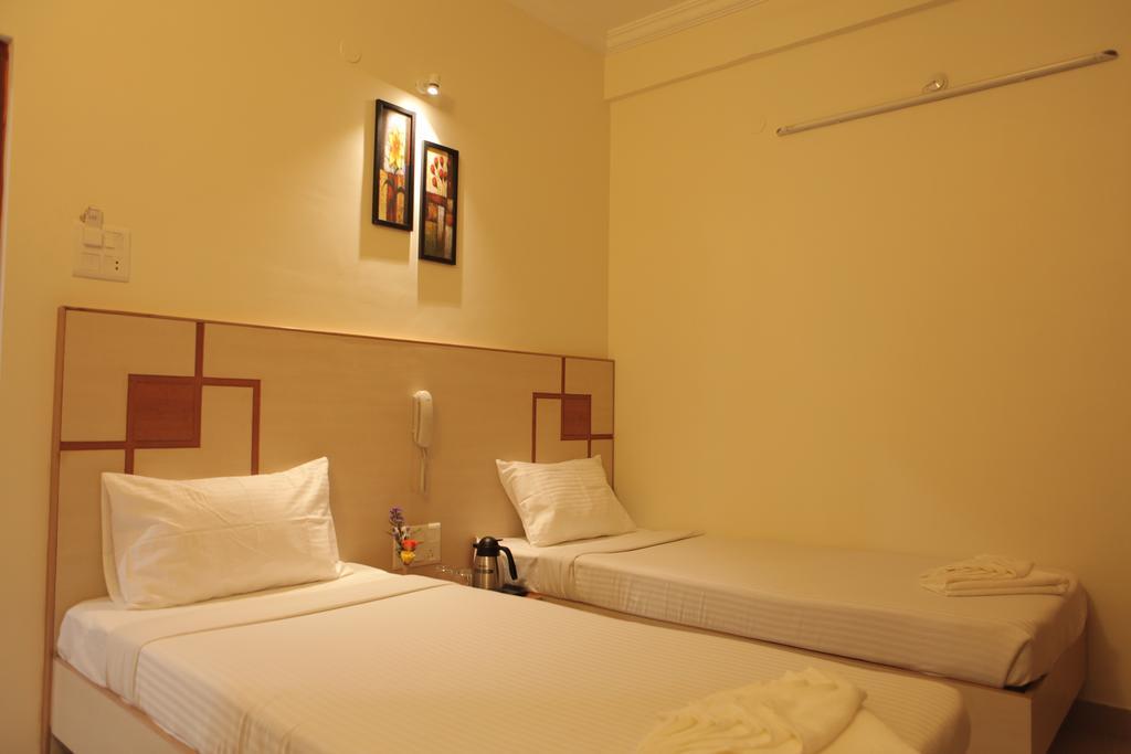 Our Nest Hotel Hyderabad Phòng bức ảnh