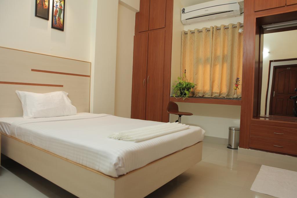 Our Nest Hotel Hyderabad Phòng bức ảnh